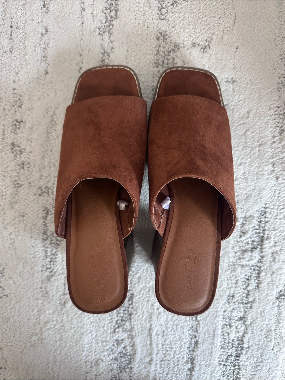 Universal Thread Women's Brown Suede-Look Slide Mules